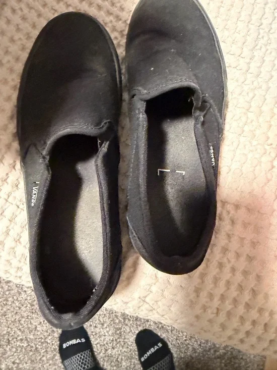 Vans - Picture 3 of 3